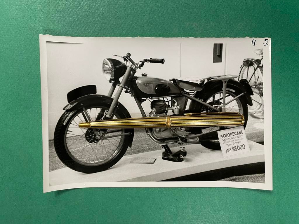 Motobécane Motorcycle Persfoto 1953 FRA/NL (Origineel), Verzamelen, Foto, Ophalen of Verzenden, Zo goed als nieuw, 1940 tot 1960