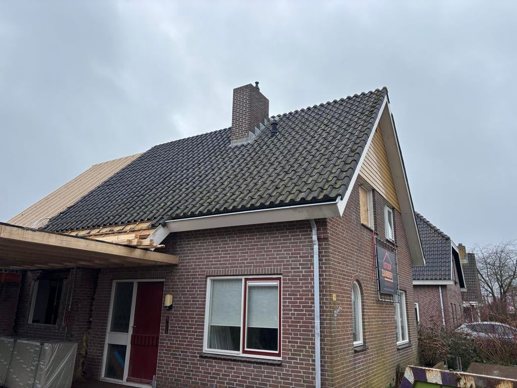 Gebruikte dakpannen. Bruin / engobe 770 st. met hulpstukken, Doe-het-zelf en Verbouw, Dakpannen en Dakbedekking, Gebruikt, Dakpannen