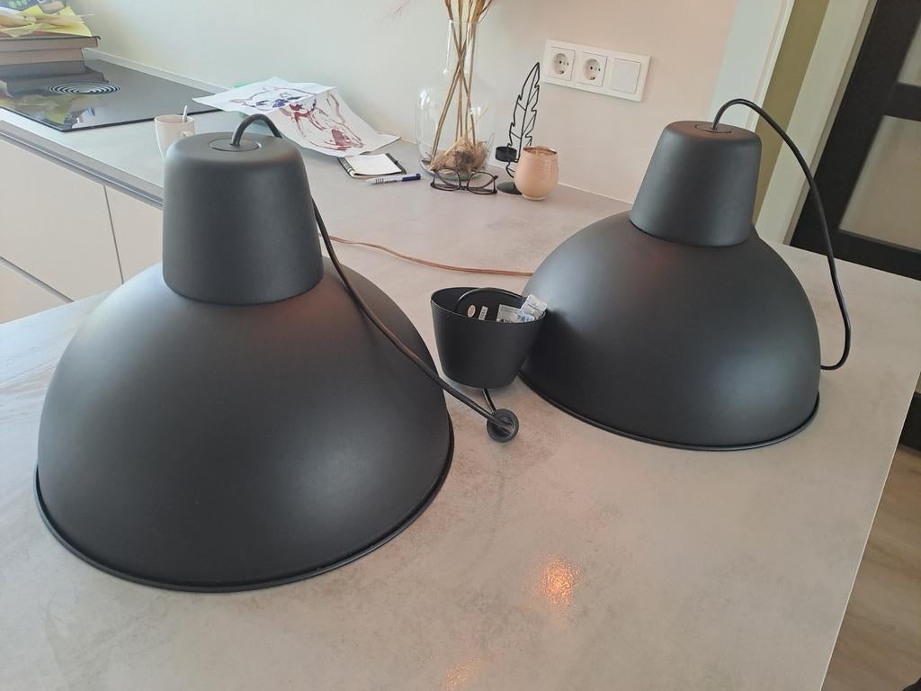 Twee Skurup hanglampen - IKEA, Huis en Inrichting, Lampen | Hanglampen, Ophalen, Gebruikt, Metaal, Minder dan 50 cm