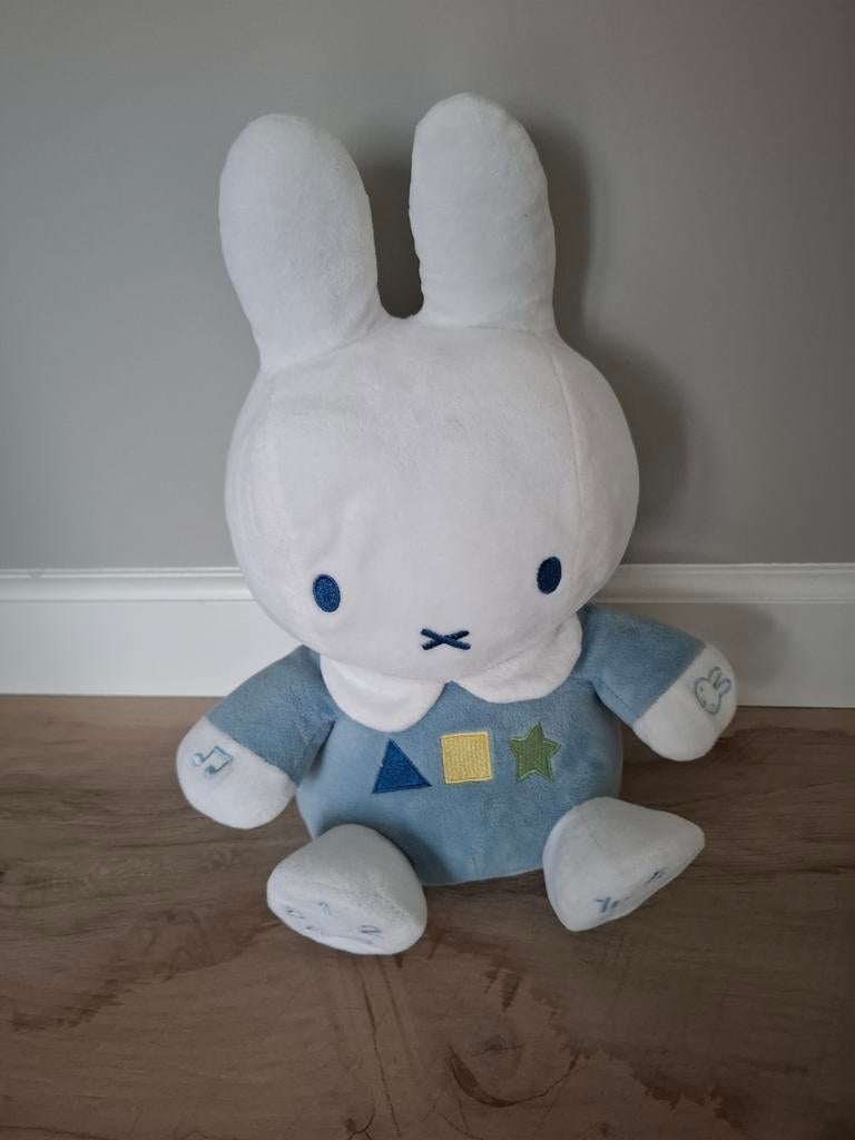 Interactieve Nijntje knuffel - blauw wit, Ophalen of Verzenden, Zo goed als nieuw, Konijn