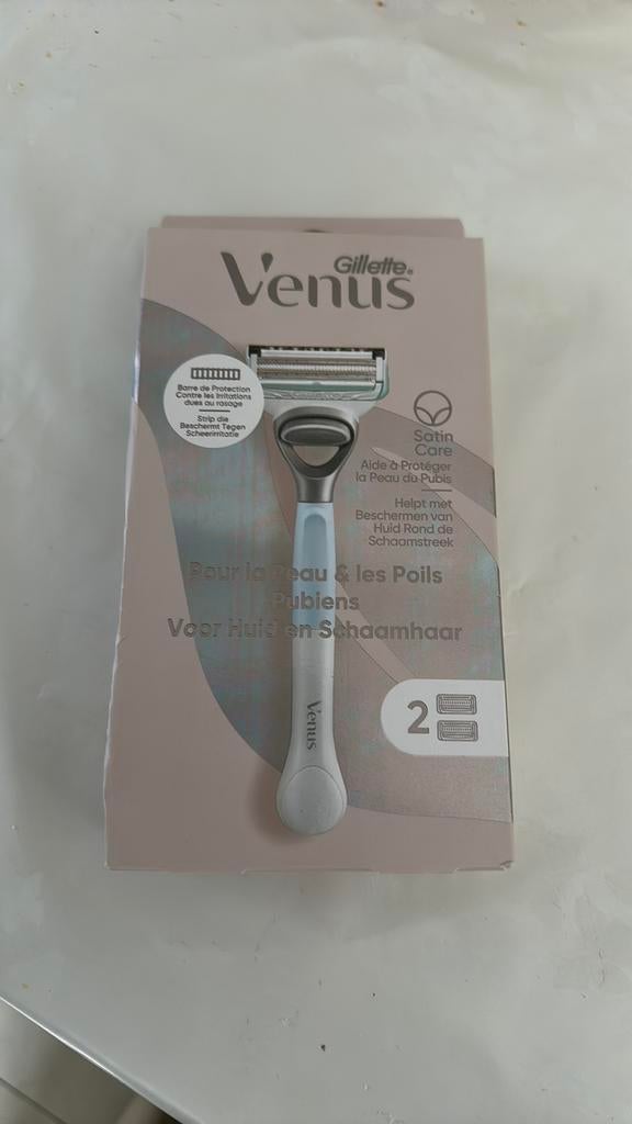 Gillette venus razor met 2 mesjes, Ophalen of Verzenden, Zo goed als nieuw, Overige typen