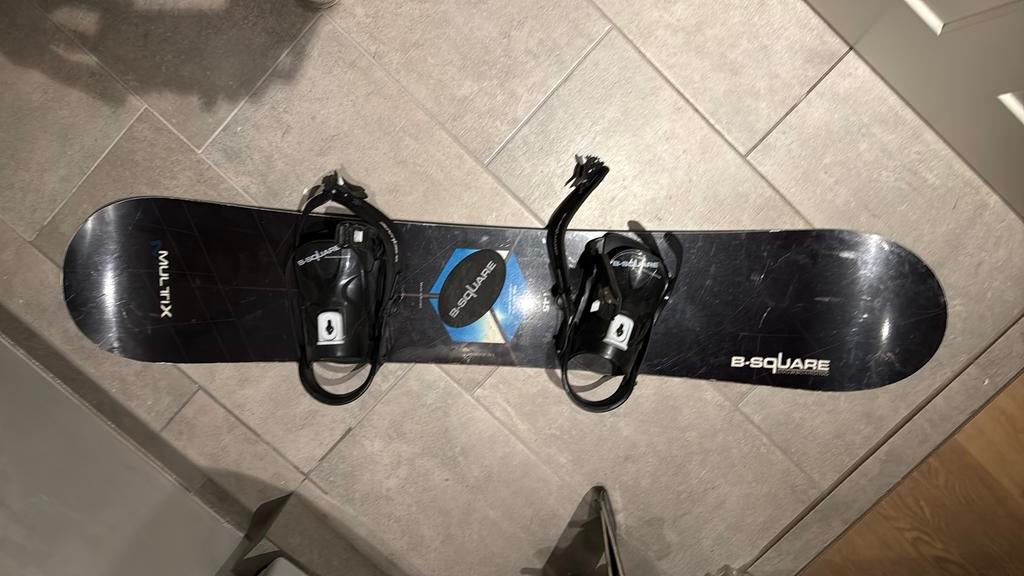 Snowboard met bindingen b-square, Sport en Fitness, Snowboarden, Ophalen of Verzenden, Gebruikt, Board