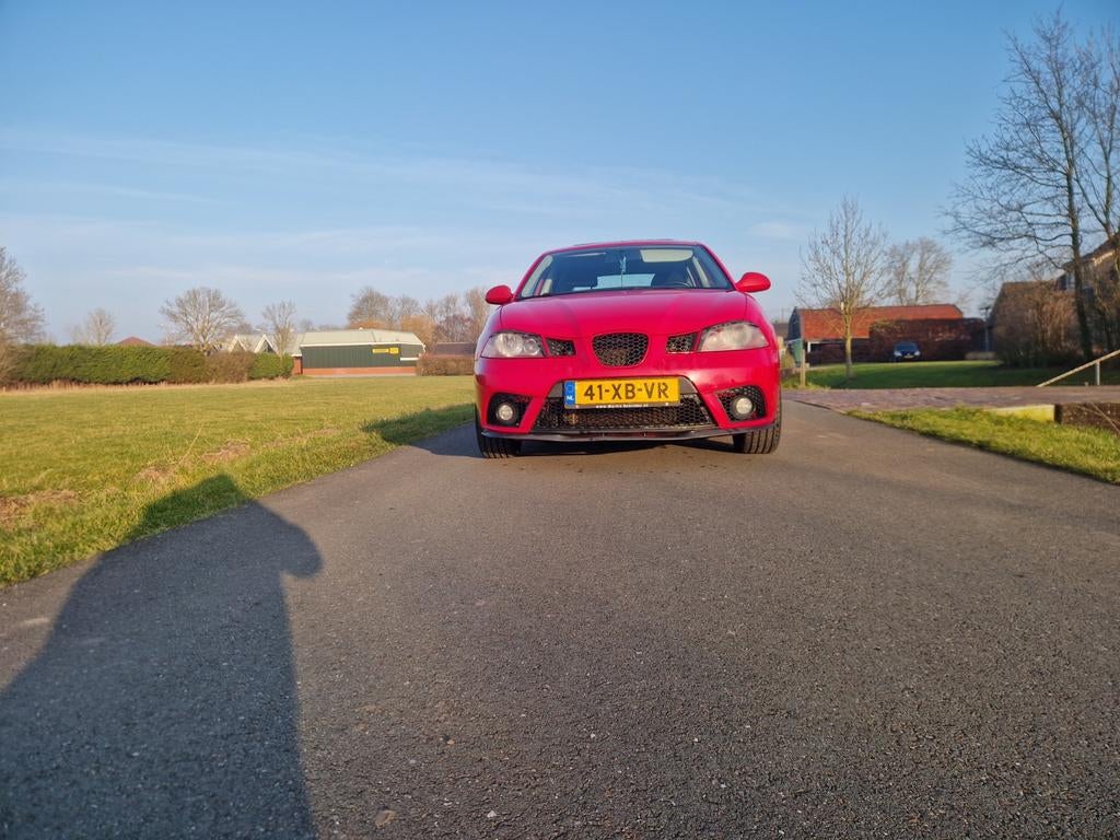 Seat Ibiza 1.6 77KW 5DRS 2007 Rood, Auto's, Voorwielaandrijving, Stof, 1069 kg, Zwart