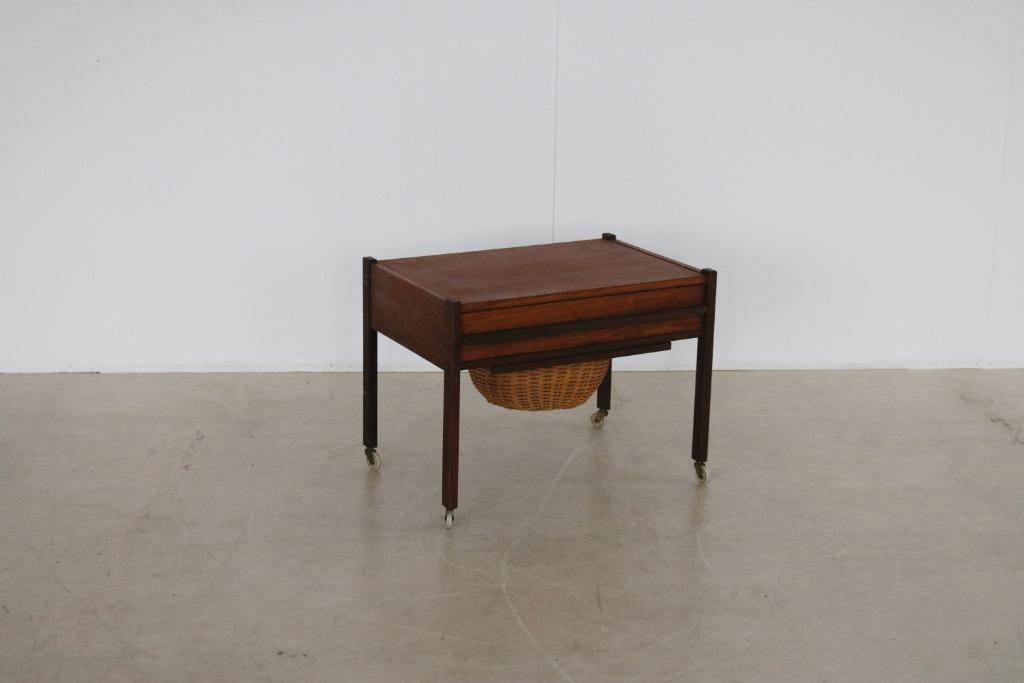 vintage naaikastje | sidetable | jaren 60 | Deens, Ophalen of Verzenden, Gebruikt, Overige materialen