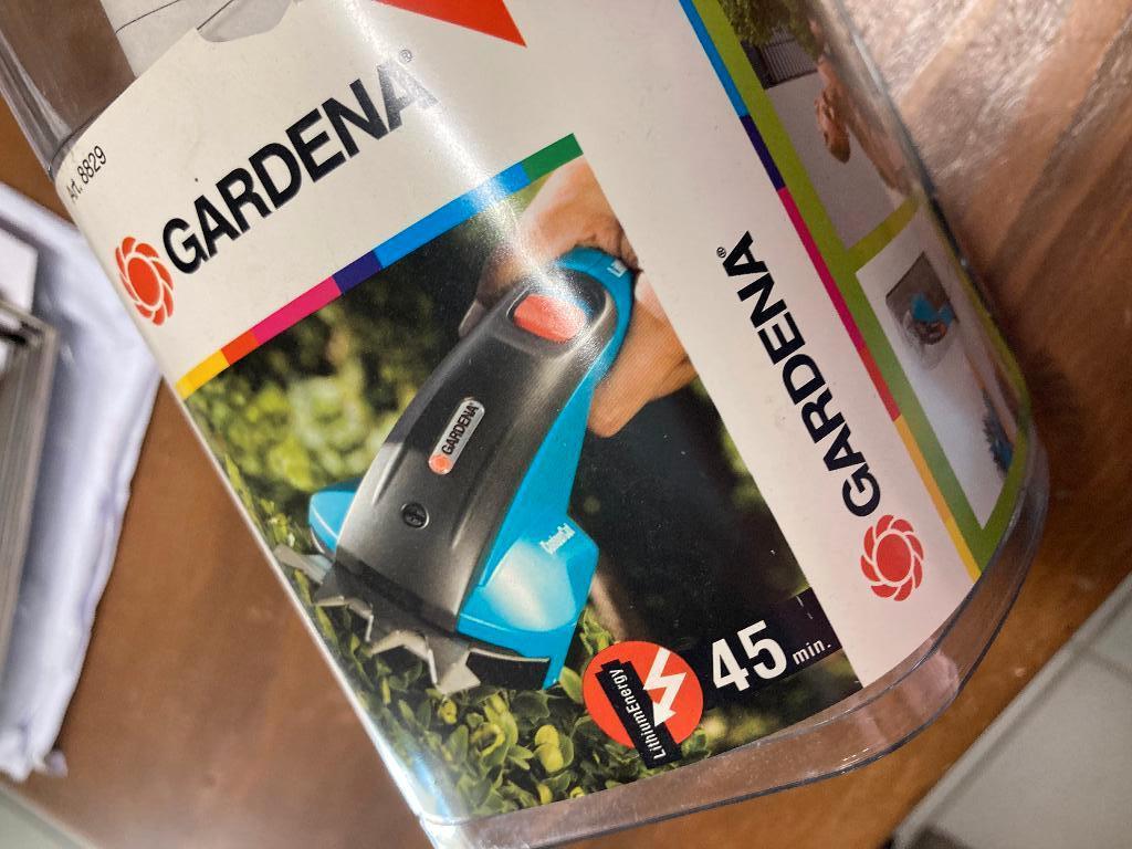 Buxusschaar gardena 8829 contour cut set, Verzenden, Accu, Nieuw, 30 tot 50 cm
