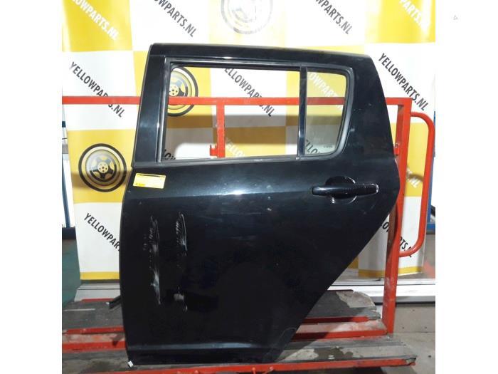 Portier 4Deurs links-achter van een Suzuki Swift (ZCE), Gebruikt, Deur, Ophalen of Verzenden, Suzuki