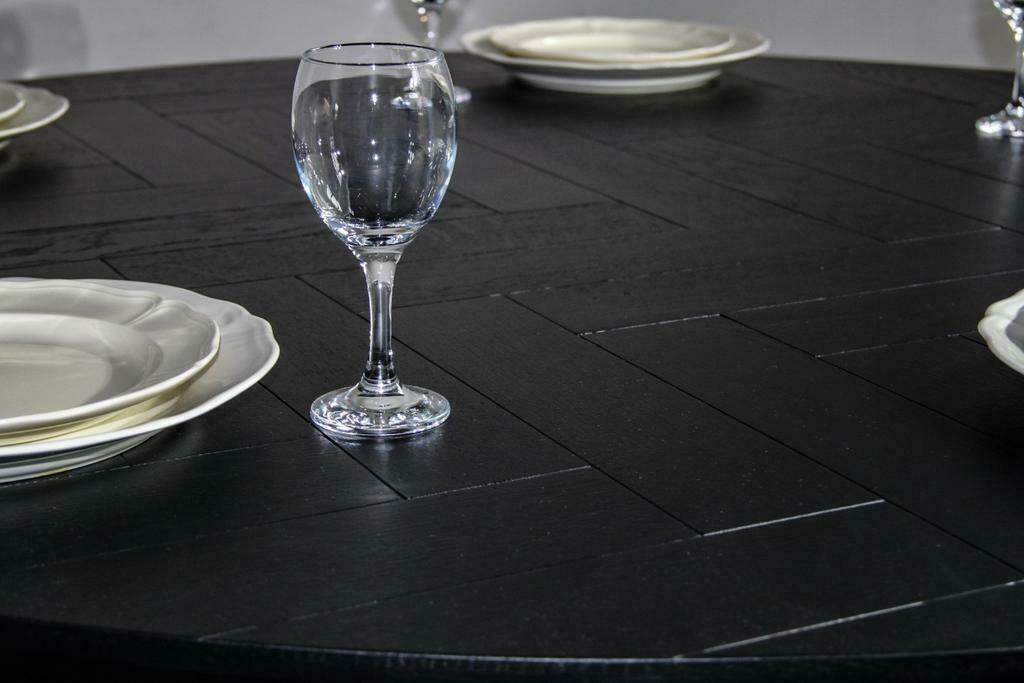 Unieke eiken visgraat tafel op maat, Modern visgraat, 100 tot 150 cm, Rond, Nieuw