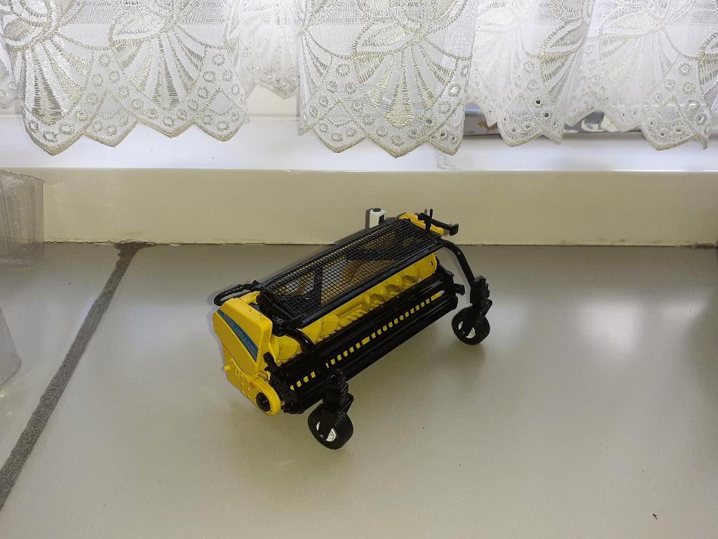 New Holland gras pickup - Marge models   (siku - britains), Ophalen of Verzenden, Nieuw, Tractor of Landbouw, Britains