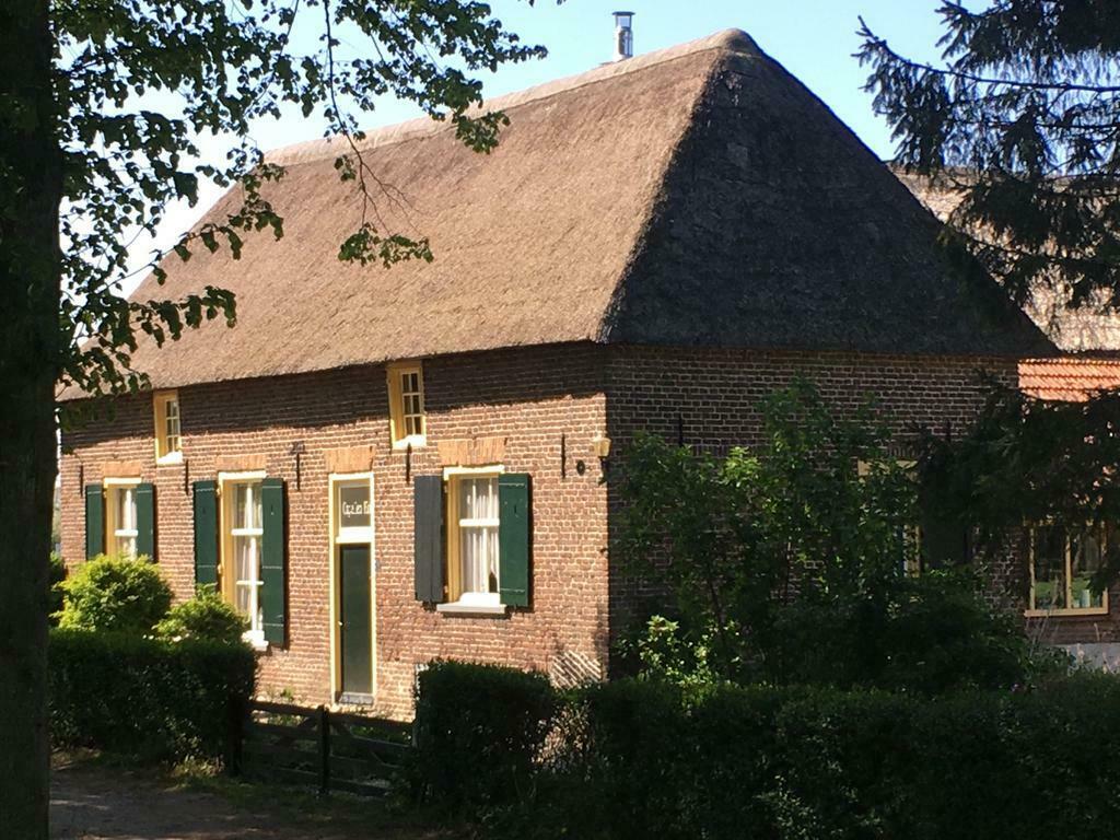 Knusse èn tegelijk ruime boerderij, 15 pers. 6 slaapkamers, 15 personen, Groepsaccommodatie, In bos, Afwasmachine