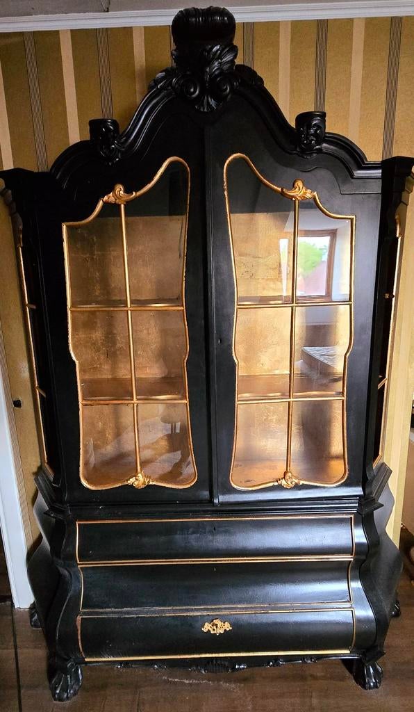 Antieke Zwarte Vitrinekast met Gouden Accenten, Antiek en Kunst, Ophalen