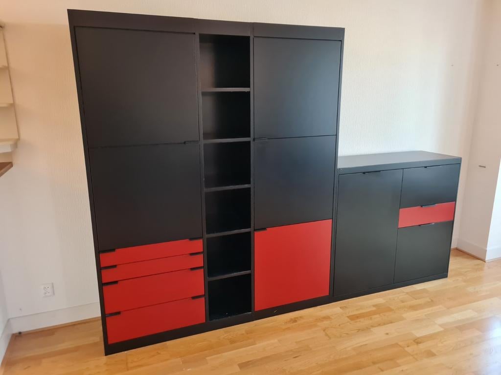 Zwarte en rode kast combinatie Pastoe design, Ophalen