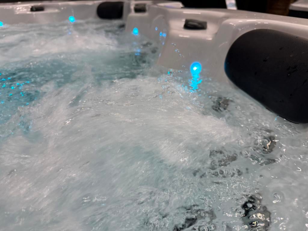 Zwemspa San Diego NIEUW ! Showmodel WEG=WEG, Ophalen of Verzenden, Zo goed als nieuw