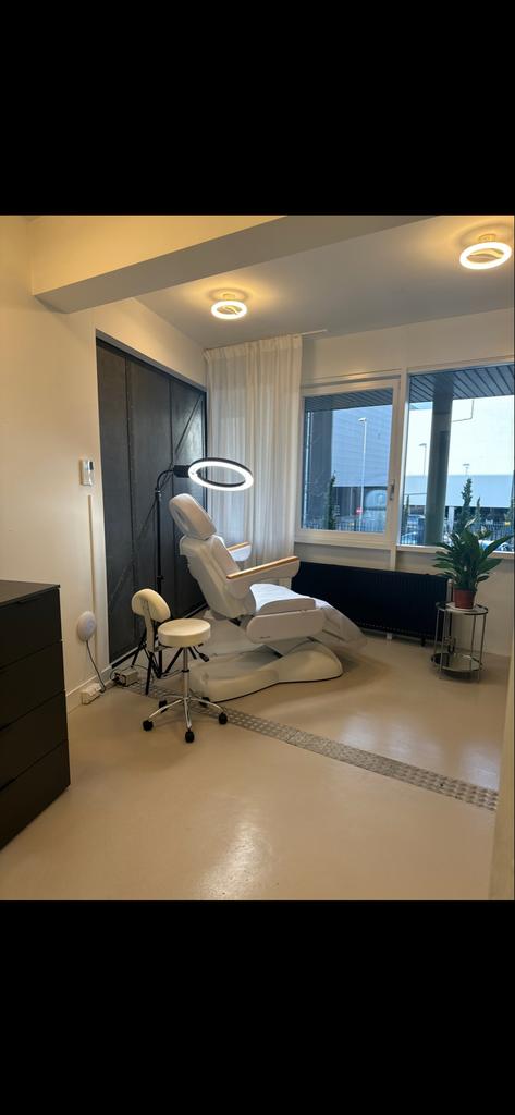 Behandelingskamer te huur in beautysalon Amsterdam Oost, Ophalen of Verzenden
