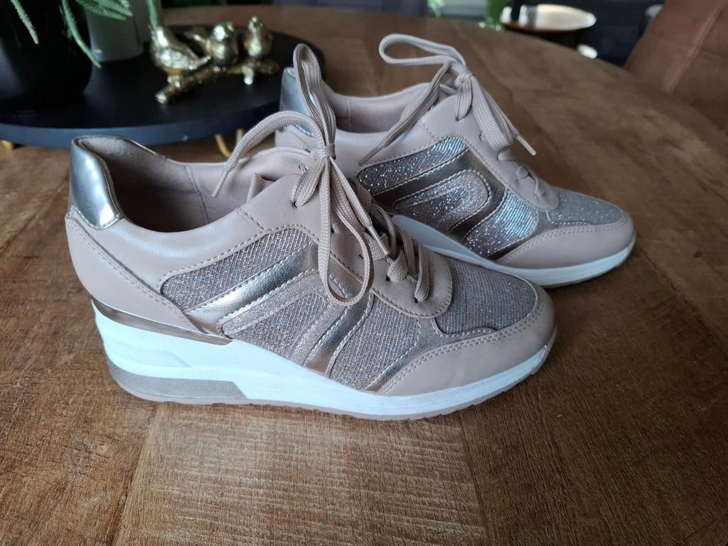 Sneakers met sleehak maat 39, Ophalen of Verzenden, Zo goed als nieuw, Sneakers of Gympen