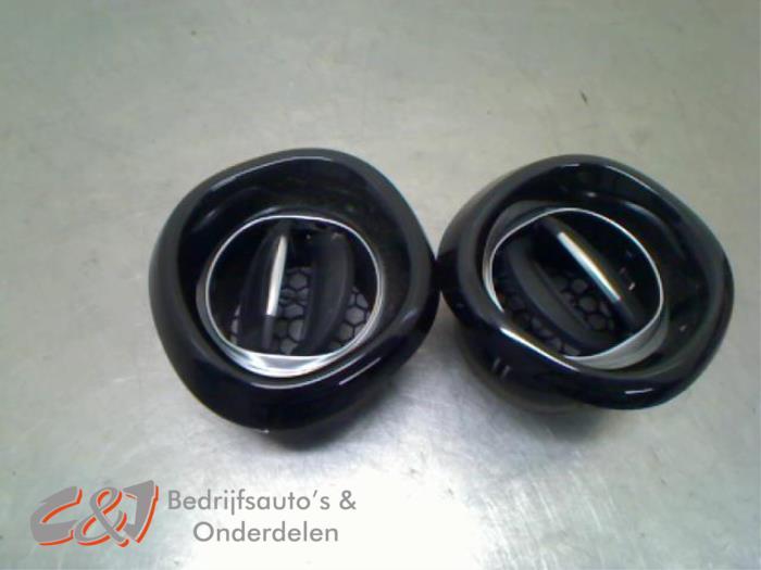 Luchtrooster Dashboard van een Renault Trafic, Gebruikt, -, Renault, -