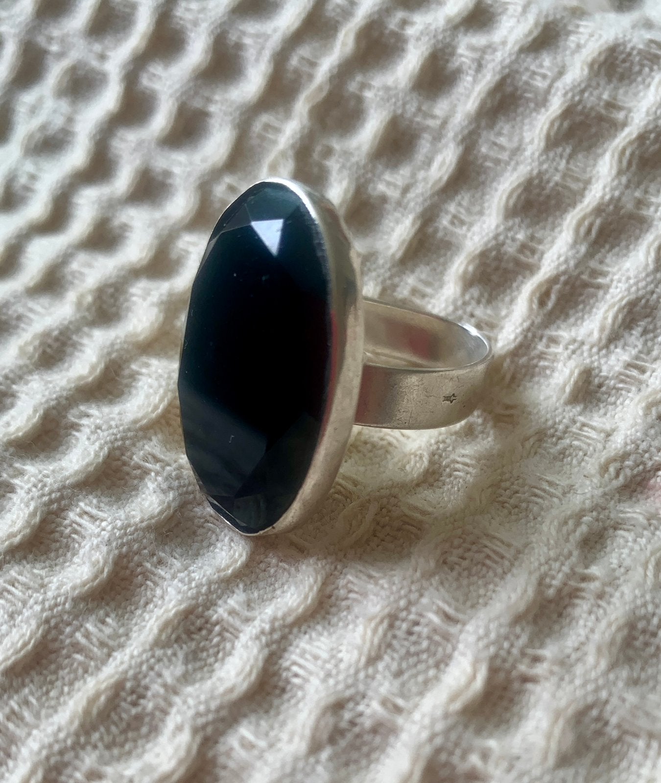 Zilveren ring met grote Onyx, Sieraden, Tassen en Uiterlijk, Ringen, 19 tot 20, Ophalen of Verzenden, Zo goed als nieuw, Met edelsteen