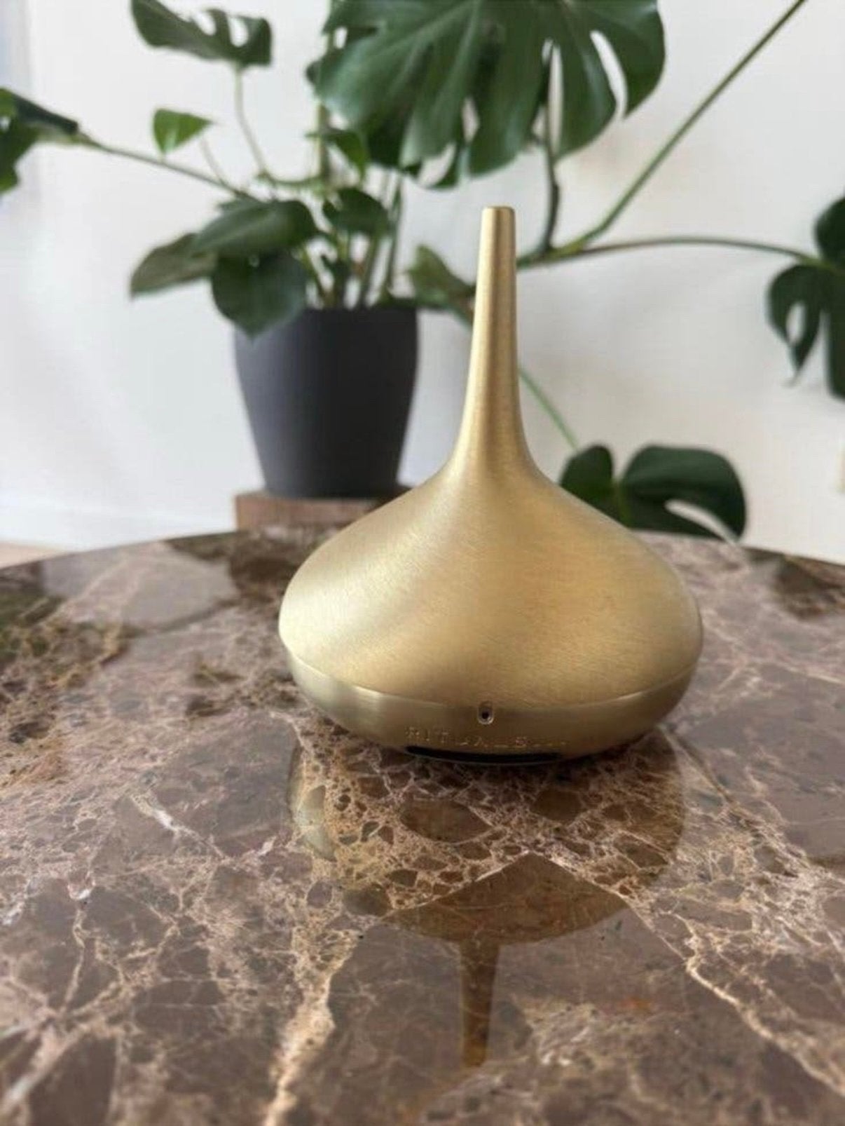 The Perfume Genie 2.0 van Rituals - geurdiffuser OP STROOM, Ophalen of Verzenden, Zo goed als nieuw, Goud, Metaal