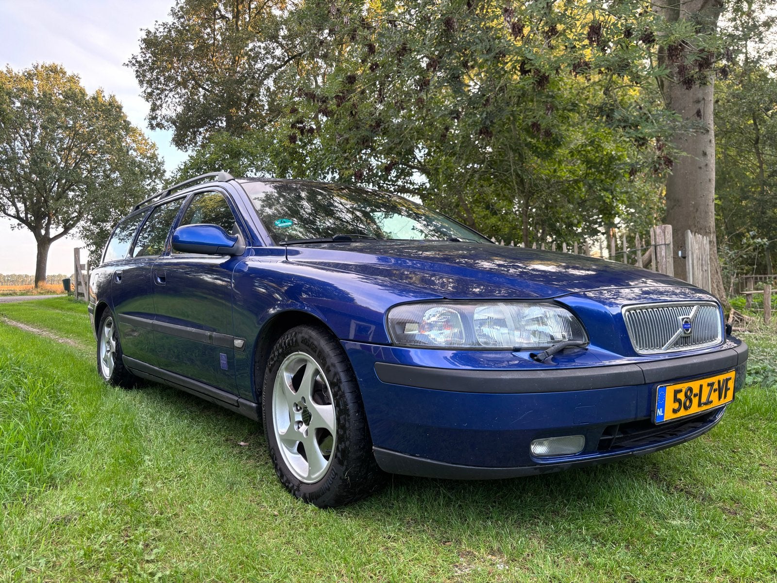 Volvo V70 2.4 170PK AUT 2003 Ocean Race, 1800 kg, Blauw, Stationwagon, Particulier