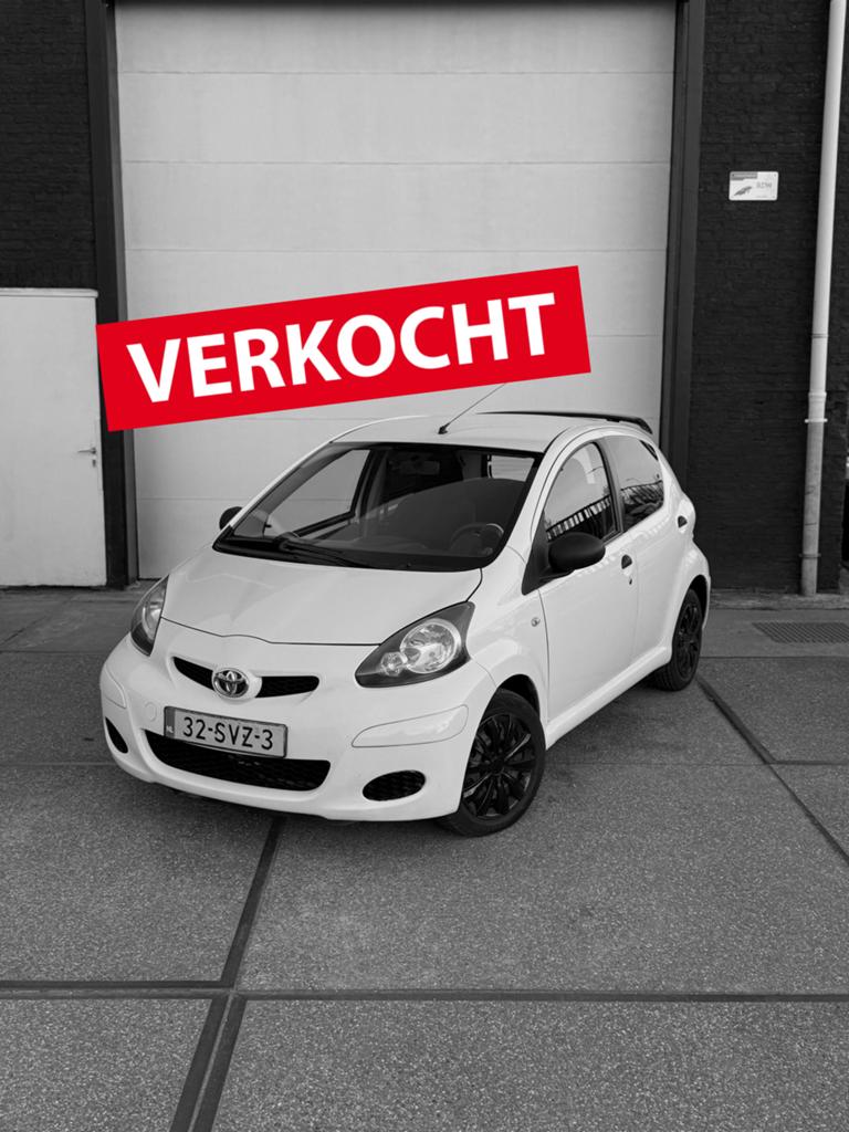 Toyota Aygo 1.0 12V 5DRS ( Airco/Nap/NewApk/New Koppeling), Voorwielaandrijving, Zwart, 4 stoelen, Origineel Nederlands