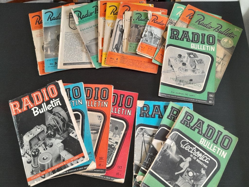 Radio Bulletin uit 1951, 1952, 1954, 1955 en 1956., Ophalen of Verzenden, Gelezen