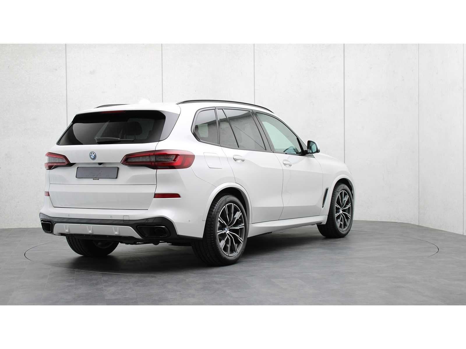 BMW - X5 - xDrive45e High Exec. - 2022 - P-620-LT - Personen, Auto's, 77 km/l, Gebruikt, Wit, Vierwielaandrijving