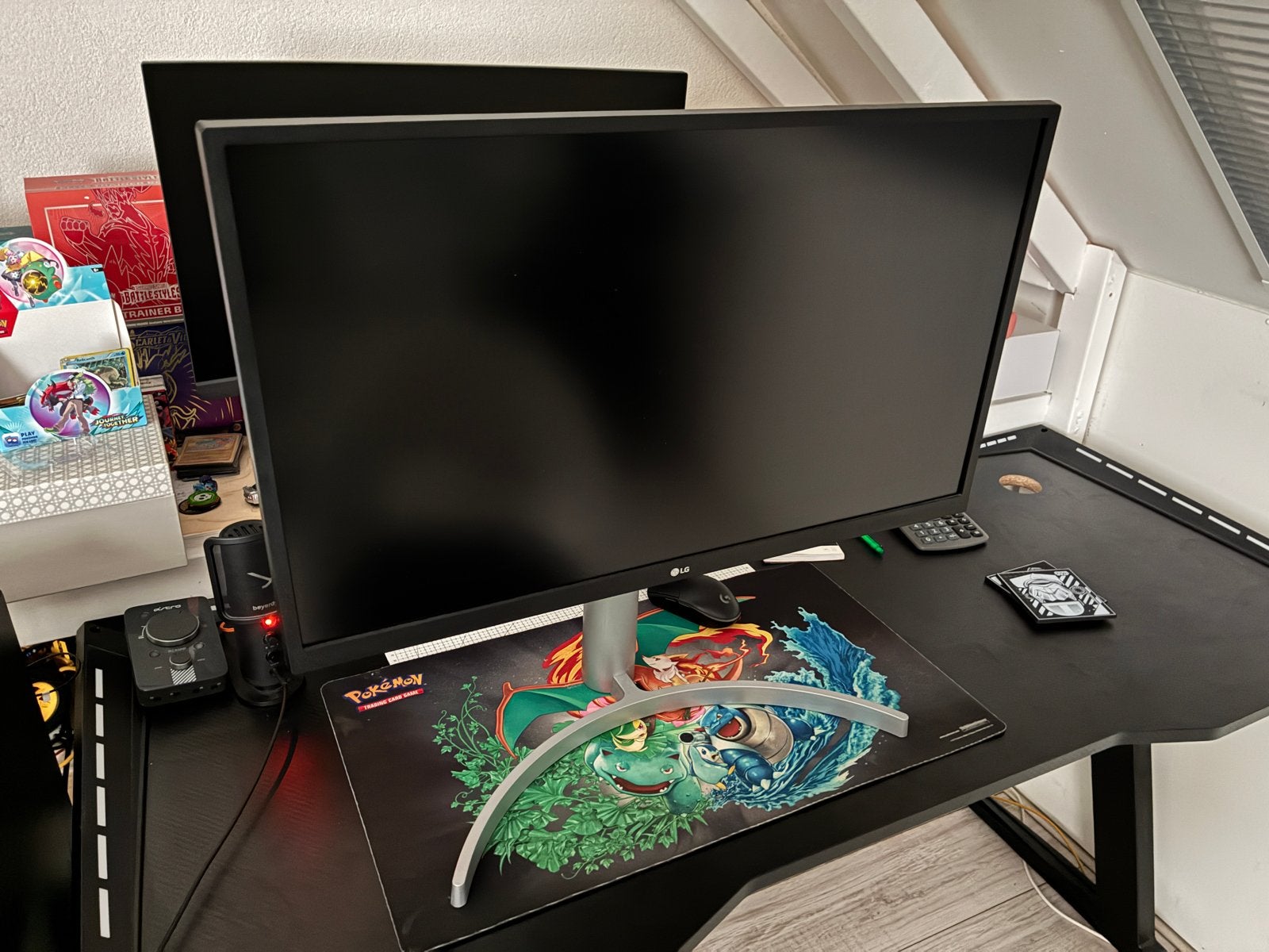 Foto 2 van LG 27UL550-W 27 inch 4K UHD Monitor