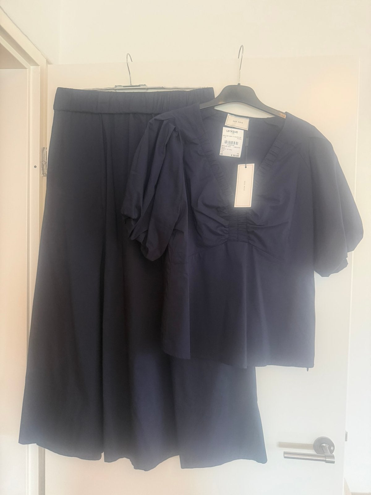 Nieuw Neo Noir set: blouse en rok - maat 38, Kleding | Dames, Blouses en Tunieken, Ophalen of Verzenden, Nieuw, Maat 38/40 (M)
