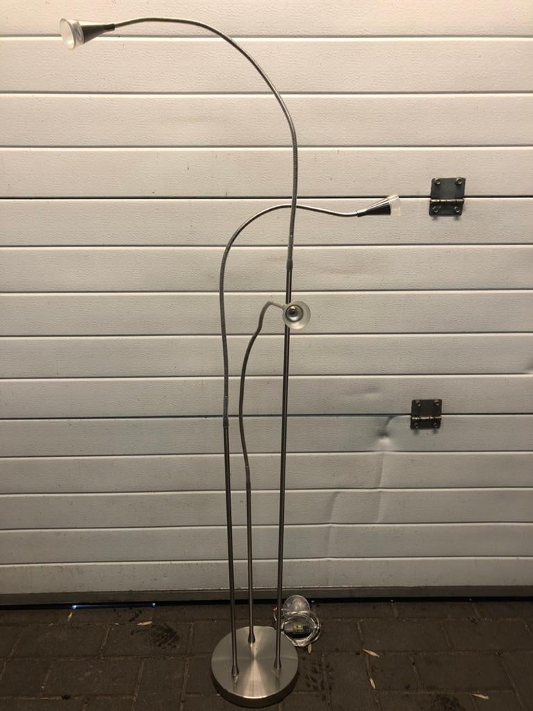 Mooie staande lamp met 3 lampen, LED, RVS, Huis en Inrichting, Lampen | Vloerlampen, Ophalen, Gebruikt, Metaal, 150 tot 200 cm