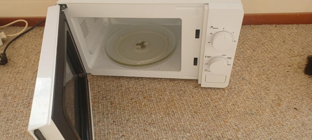 Etna magnetron SMV120WIT - Zo goed als nieuw, Witgoed en Apparatuur, Magnetrons, Ophalen of Verzenden