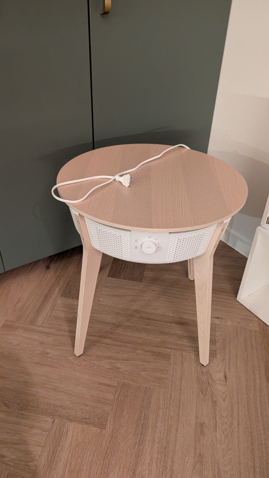 STARKVIND bijzettafel met luchtreiniger, gebeitst eiken, Minder dan 55 cm, Gebruikt, Modern, Scandinavisch, Rond