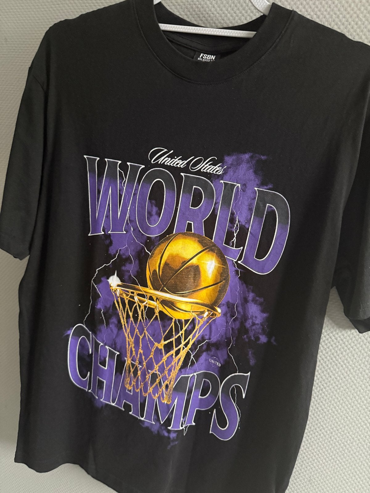 Mooie T-shirt 'World Champs' - Maat S, Ophalen of Verzenden, Zwart
