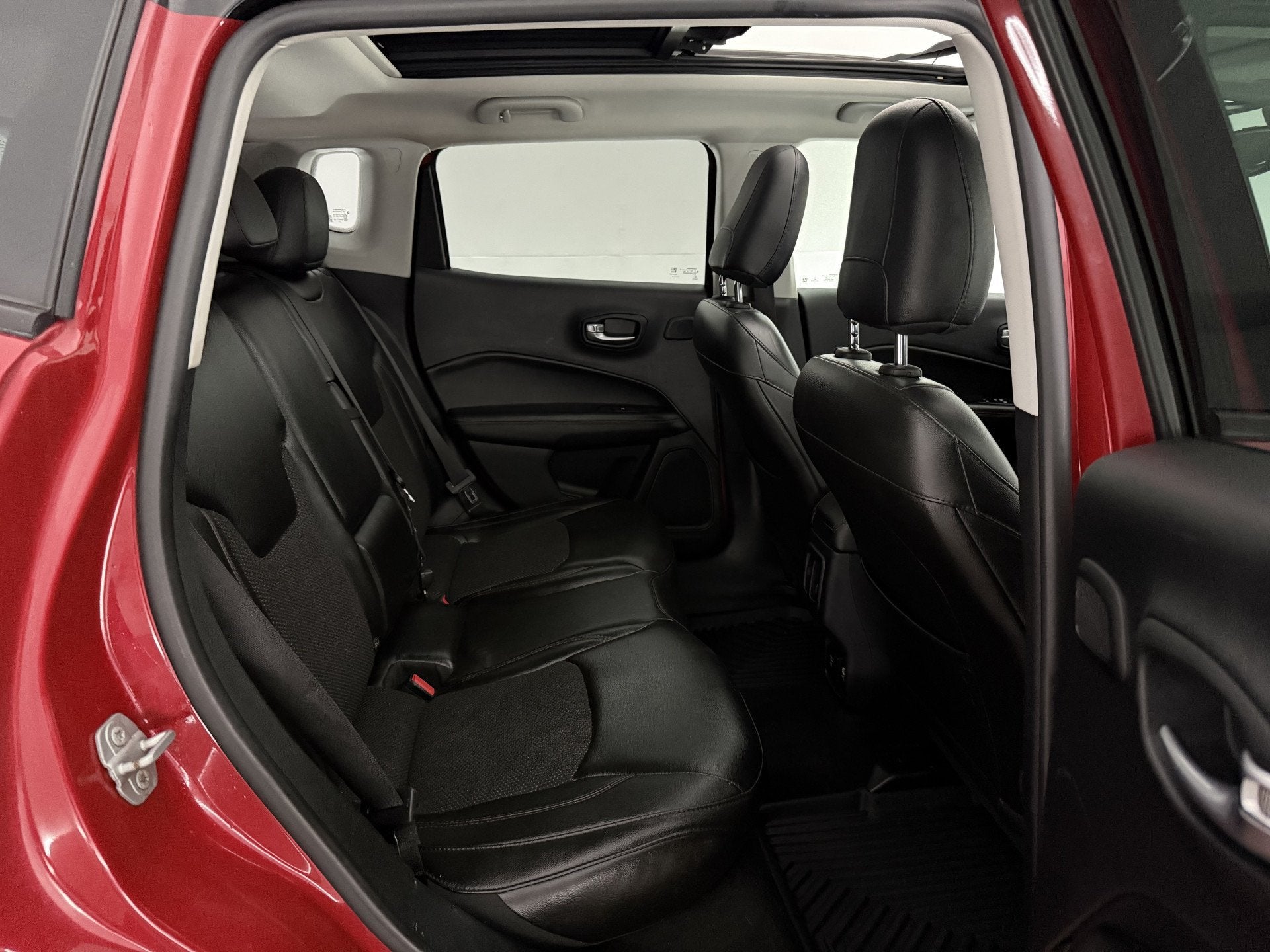 Foto 37 van Jeep Compass 1.4 MultiAir Limited 4x4 170PK | Pano | Beats A