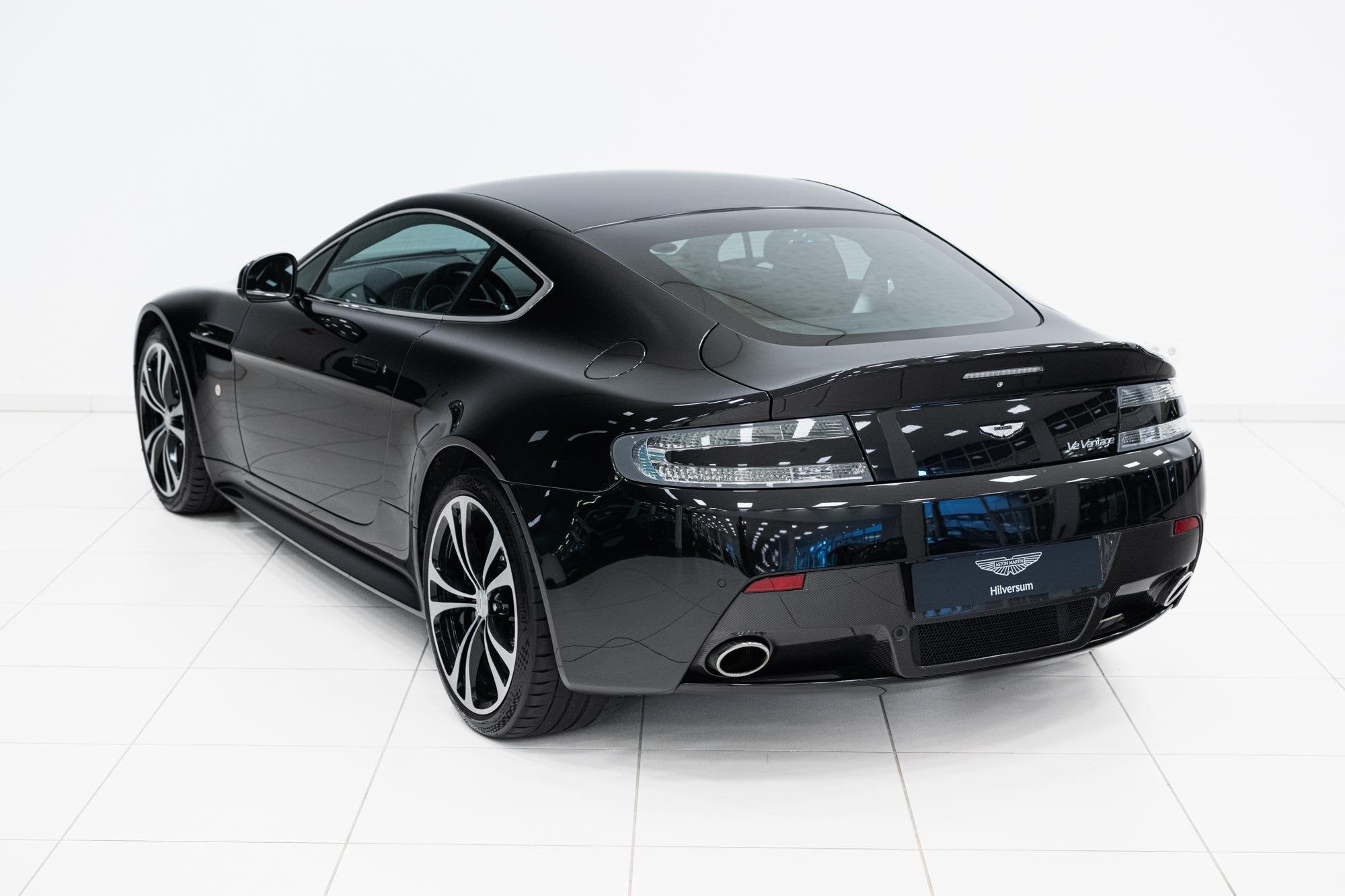 Aston Martin V12 Vantage | Manual | Carbon Black Edition | I, Auto's, Aston Martin, Euro 5, Achterwielaandrijving, Gebruikt, 12 cilinders