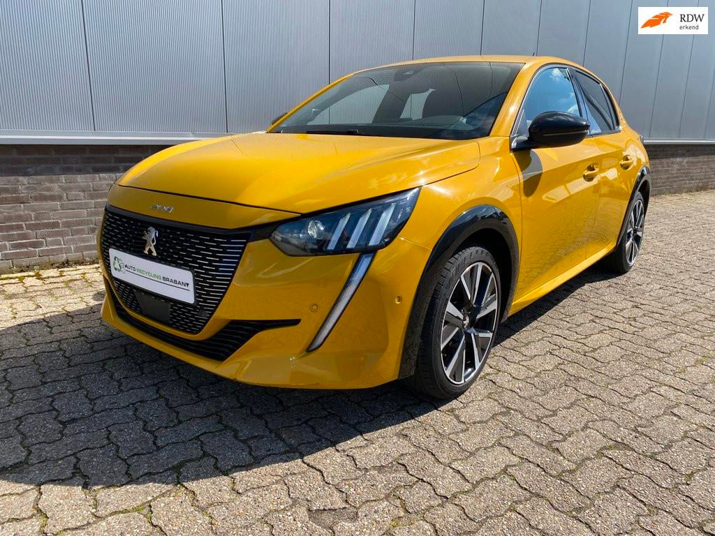 Peugeot 208 1.5 BlueHDi GT-Line Camera Led Apple Car Play, Geel, 1499 cc, Hatchback, Peugeot