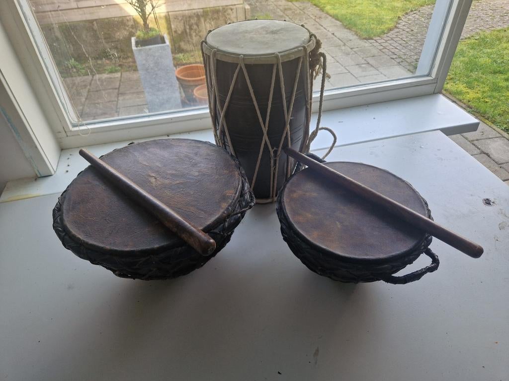 Set van 3 Afrikaanse trommels met stokken, Muziek en Instrumenten, Ophalen of Verzenden, Gebruikt, Overige merken