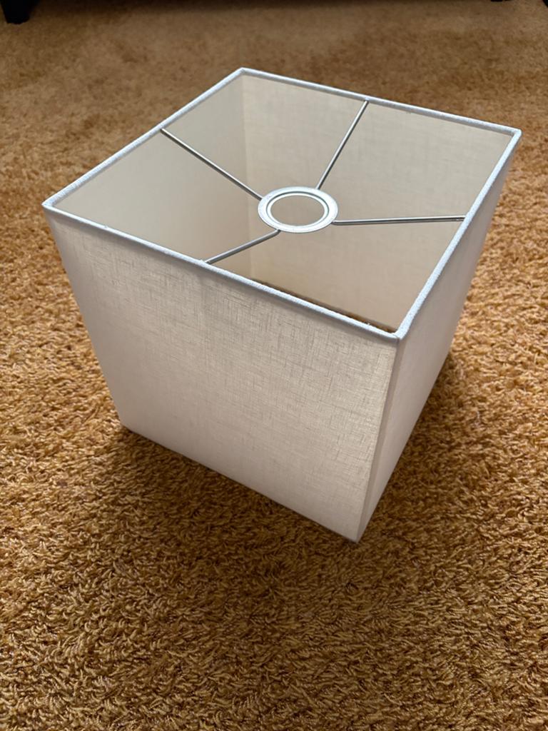 Vierkante lampenkap ecru 25,5 x 25 cm, Ophalen of Verzenden, Zo goed als nieuw, Rond, Minder dan 25 cm