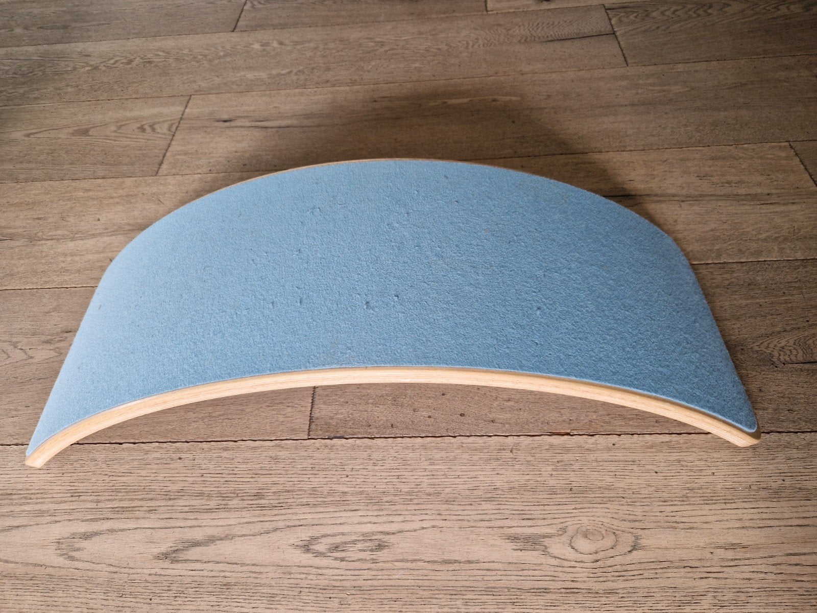 Wobbel Board met Lichtblauw Vilt - Prima Staat, Ophalen, Zo goed als nieuw, Rij- of Hobbelspeelgoed