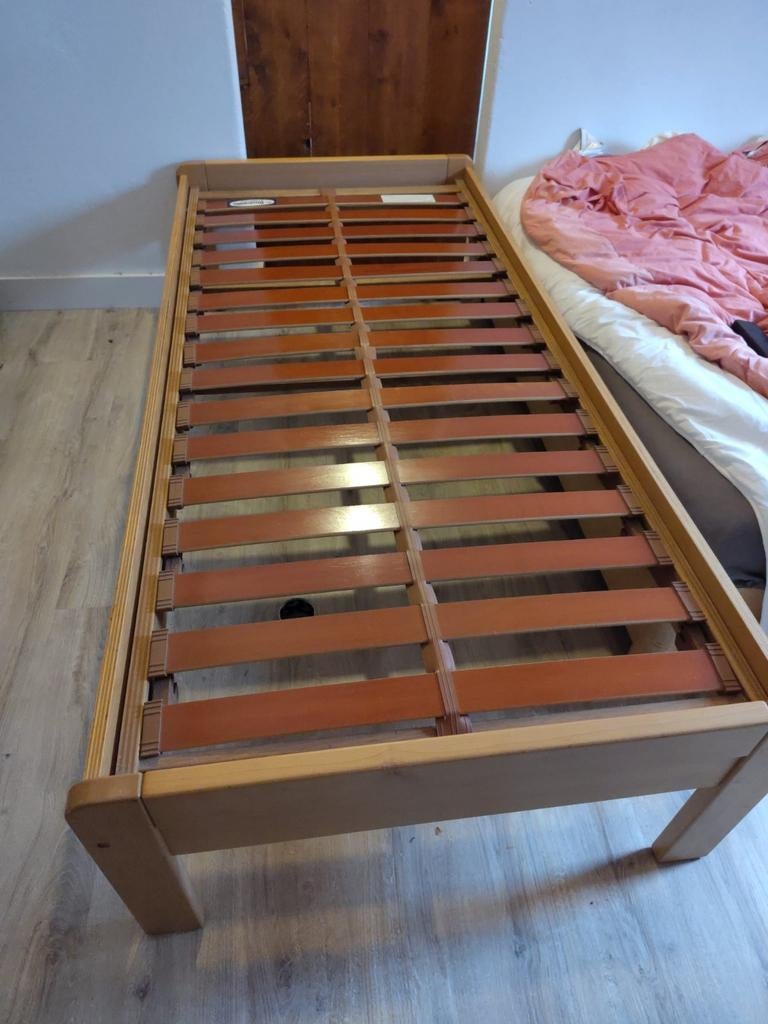 Eenpersoonsbed met lattenbodem, Huis en Inrichting, Slaapkamer | Bedden, Ophalen, Gebruikt, 90 cm, Eenpersoons