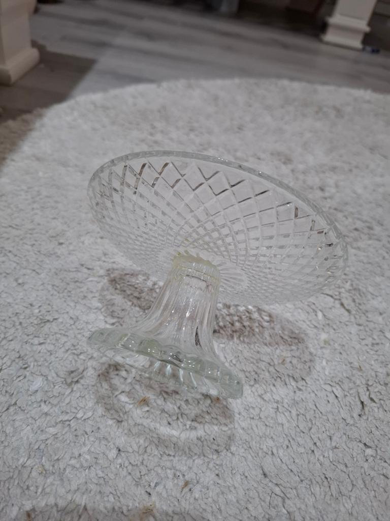 Glazen schaal op voet - 8cm hoog, 15cm breed, Gebruikt, Schaal, Rond, Ophalen of Verzenden