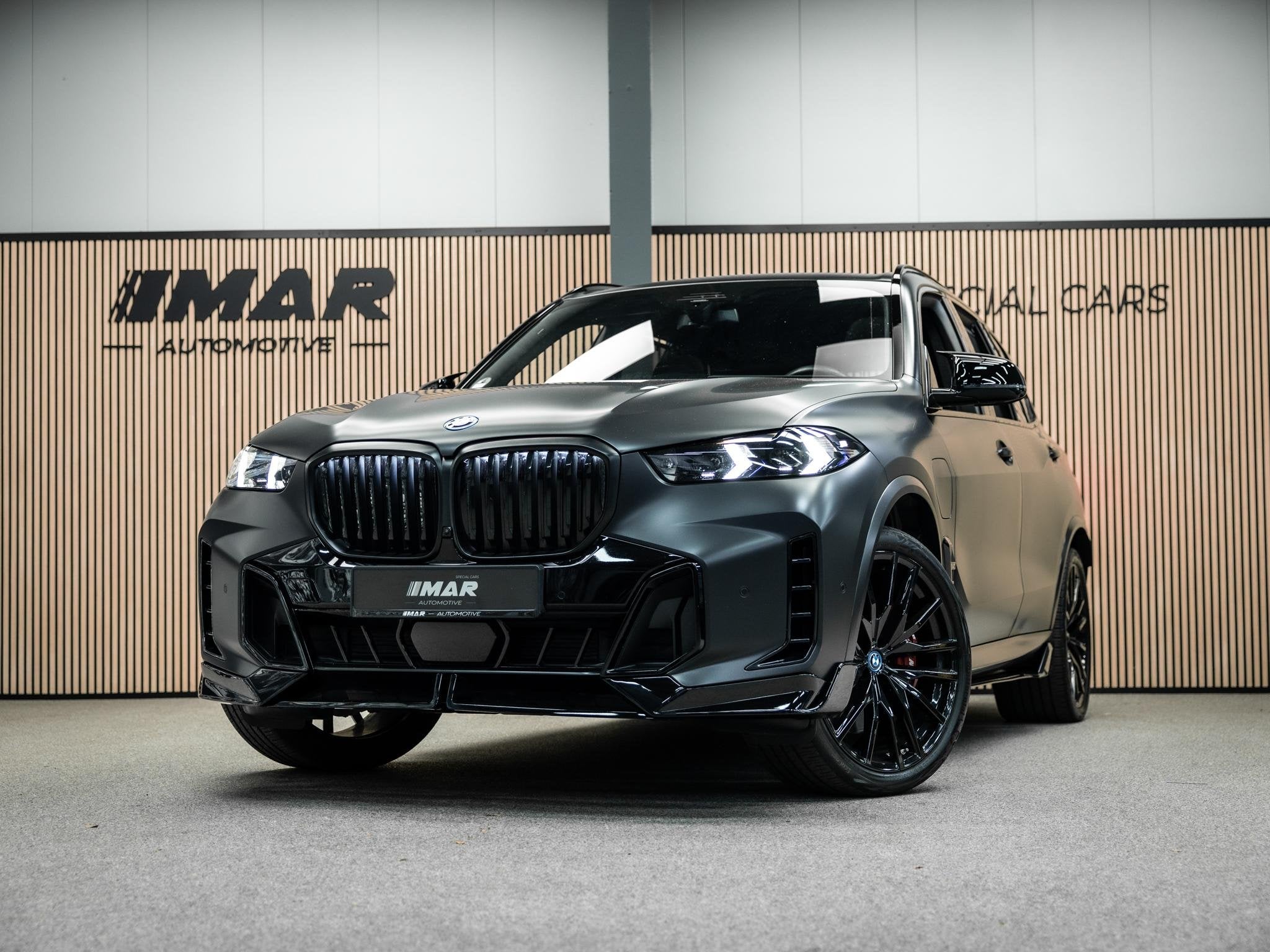 BMW X5 xDrive50e | M Sport Pro Pakket | Panoramadak | Massag, Gebruikt, 2395 kg, Alcantara, Zwart