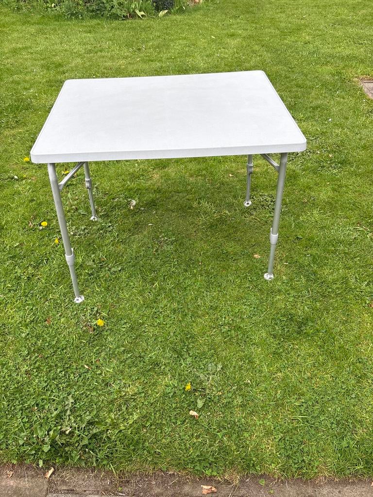 In hoogte verstelbare campingtafel 70x90 cm, Ophalen, Gebruikt, Campingtafel