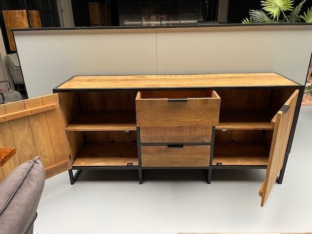 dressoir massief mango metaal 180 cm.3 lades*SUMMER SALE *, Overige houtsoorten, 150 tot 200 cm, Nieuw, DRESSOIR 2 deuren/3 laden 180 cm massief mango GRATIS THUIS