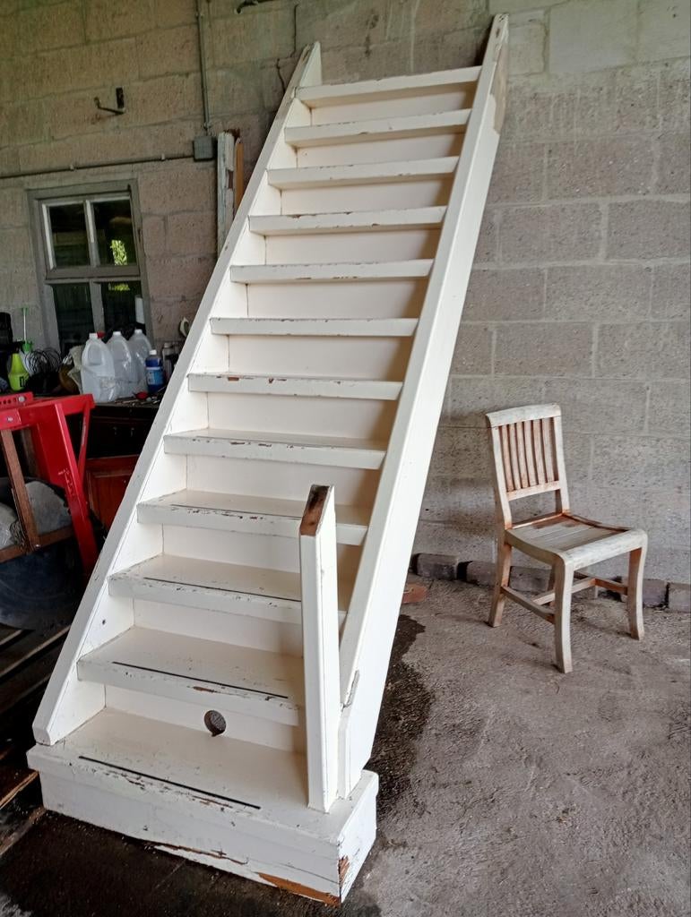 Stevige houten trap voor binnen., Doe-het-zelf en Verbouw, Ladders en Trappen, Ophalen, Gebruikt, Trap, 2 tot 4 meter