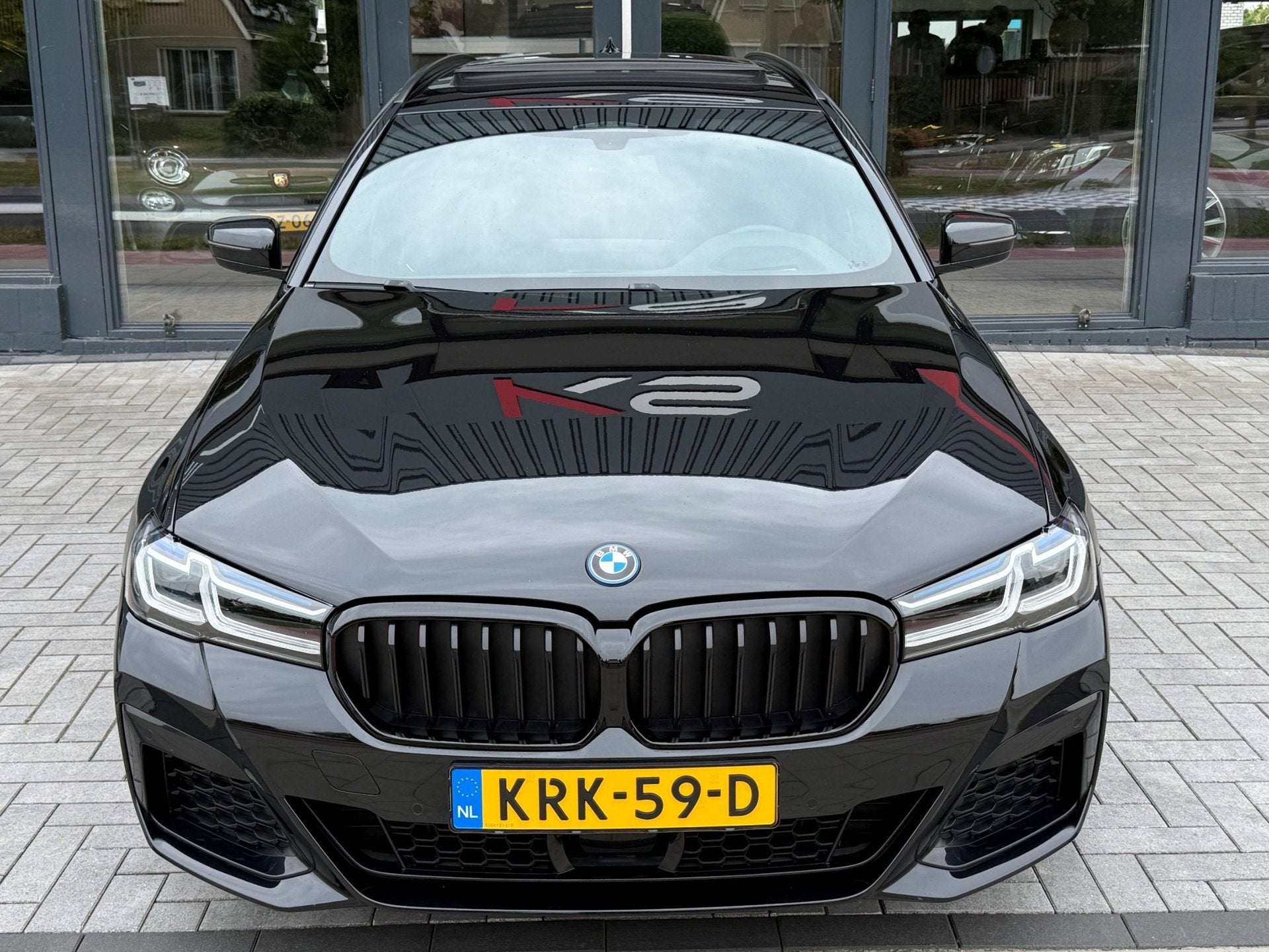 BMW 5-serie Touring 530e Business M Pano Laser HUD Camera, Achterwielaandrijving, Gebruikt, 4 cilinders, Zwart