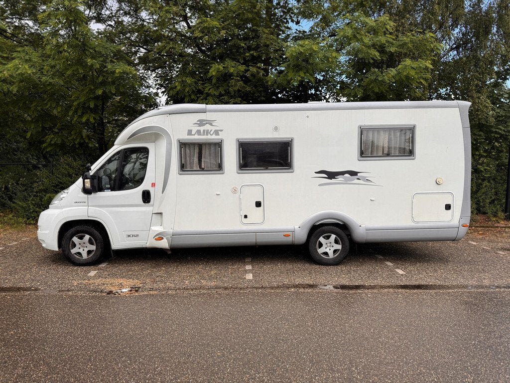 Laika KREOS 3012 3.0, QUEENSBED, AIRCO EURO 5, CARPLAY, ETC., Bedrijf, Startonderbreker, Navigatie, Laika