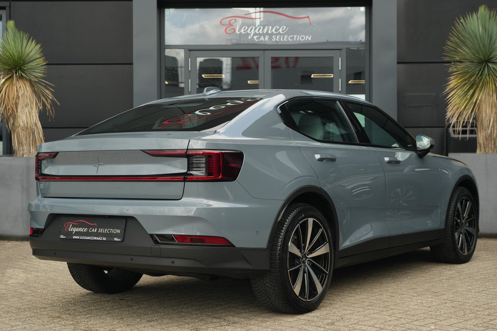Polestar 2 Standard Range Single Motor 63kWh 225pk Navigatie, Auto's, Polestar 2, Stof, Gebruikt, Automatische klimaatregeling