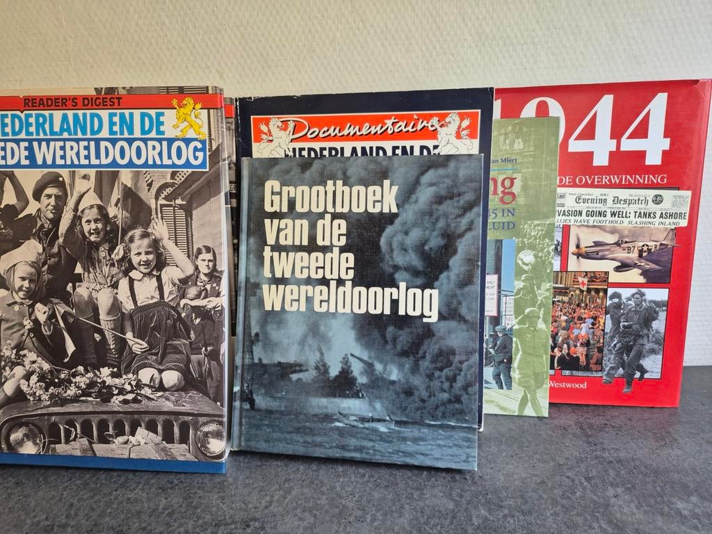 Boeken tweede wereldoorlog, Ophalen of Verzenden, Overige soorten, Nederland, Boek of Tijdschrift