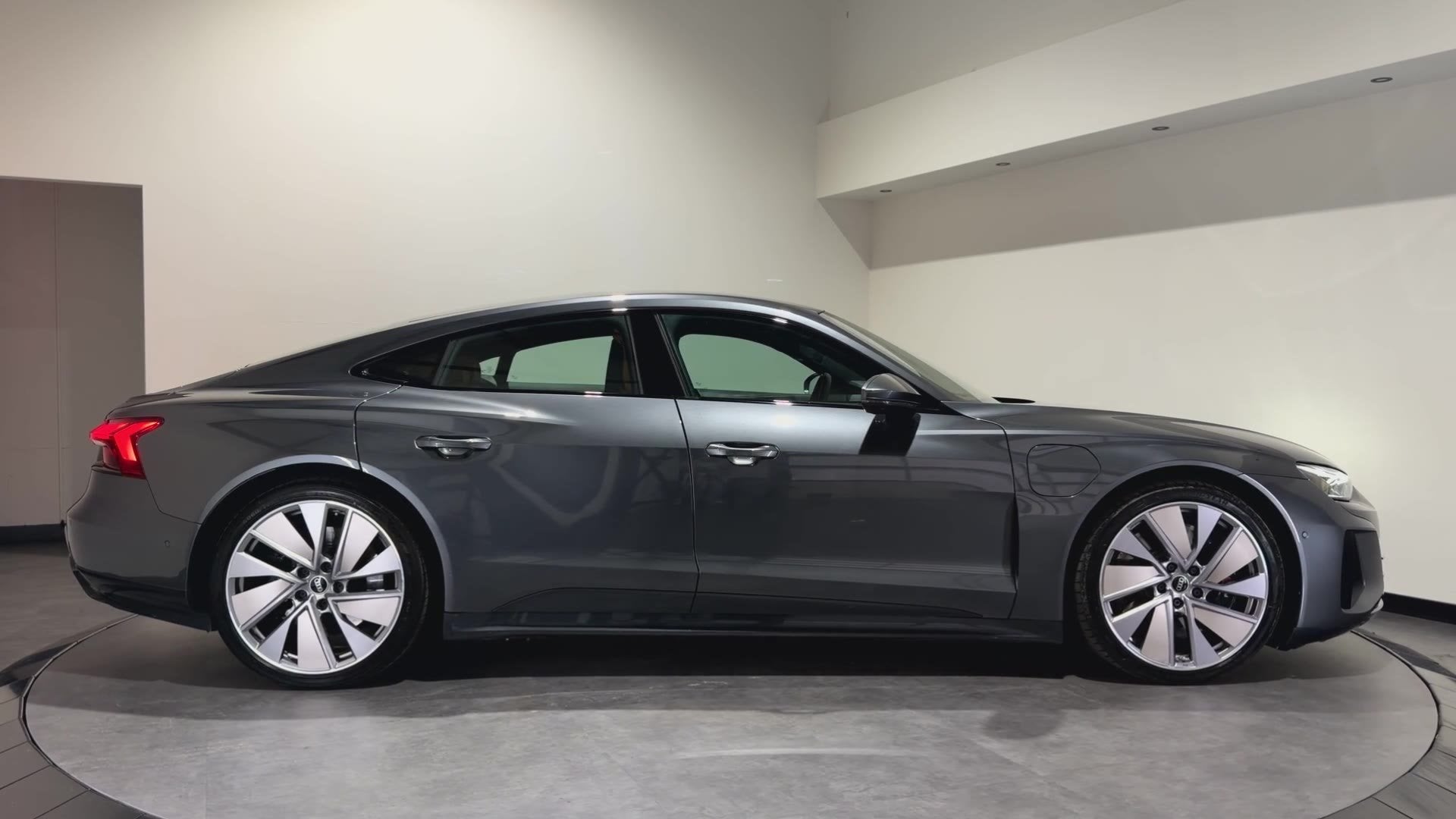 Audi e-tron GT 93 kWh | SOH 89% | Achterasbesturing | ACC |, Auto's, Automaat, Huisgarantie, Met garantie (alle), 570 min