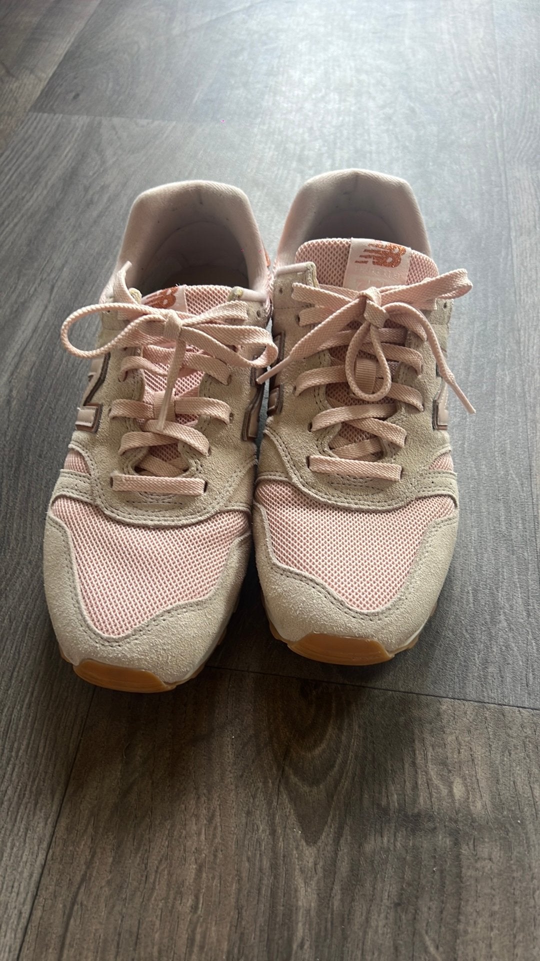 New balance grijs met roze maat 40, Ophalen of Verzenden, Grijs, Sneakers of Gympen, Zo goed als nieuw