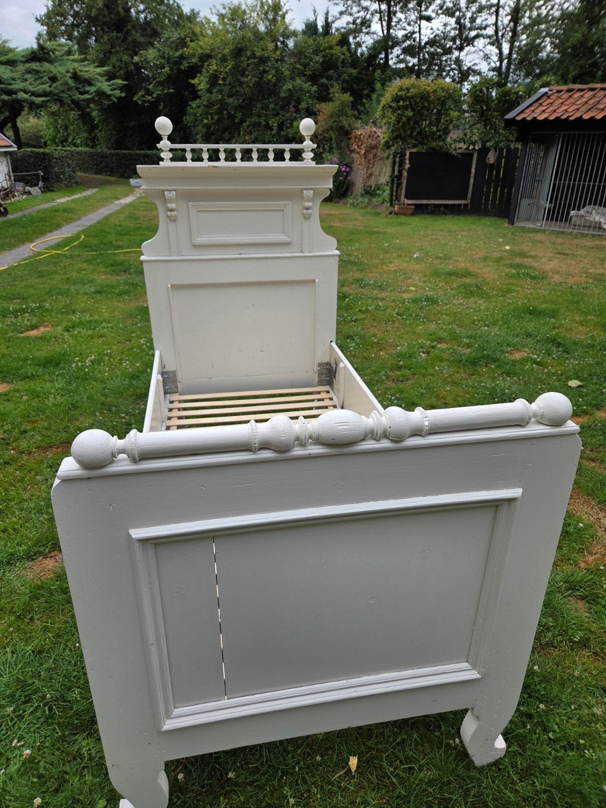 Prachtig 1-persoons bed met sierlijke details, Ophalen